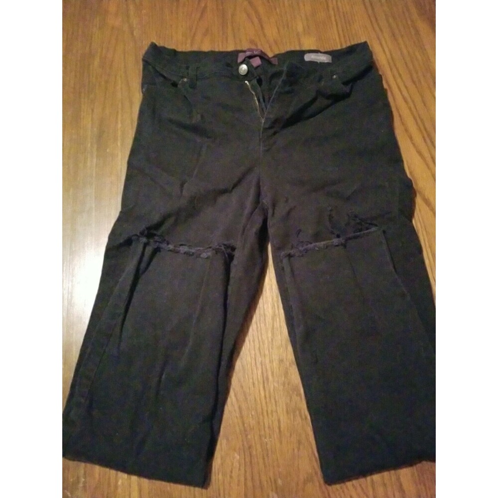 Gloria Vanderbilt Ladies' Amanda Denim stretch Jeans –Black- cut off hem